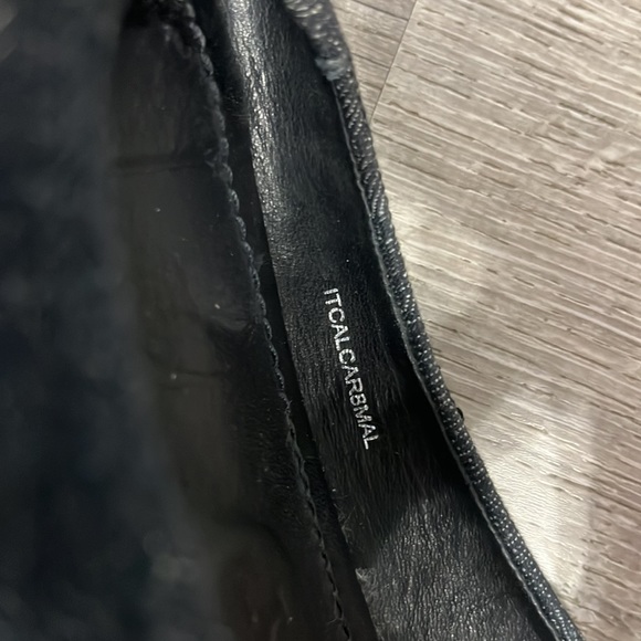 Burberry open toes shoes. - Picture 4 of 8